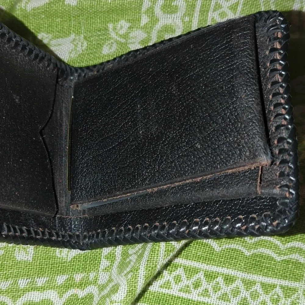 ‎Vintage leather weaved wallet